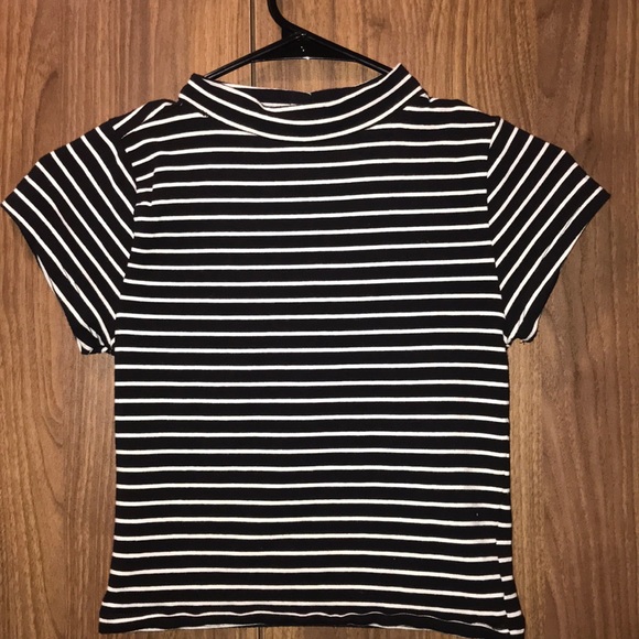 Forever 21 Tops - Forever 21 Black White Cropped Mock Neck Top